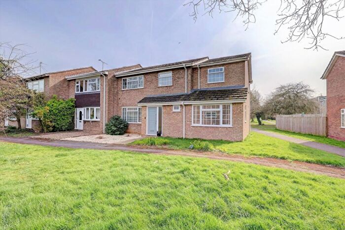 4 Bedroom End Of Terrace House For Sale In Fallowfield, Hazlemere, High Wycombe, Buckinghamshire, HP15