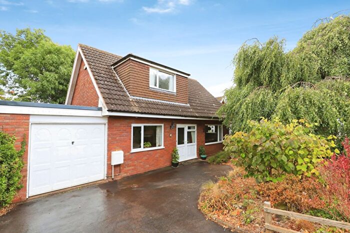 3 Bedroom Detached House For Sale In Lowe Lane, Wolverley, Worcestershire, DY11