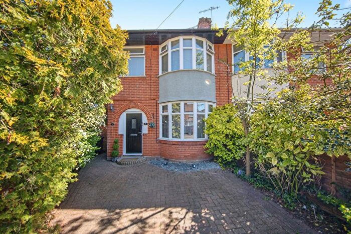 3 Bedroom Semi-Detached House For Sale In Anita Close East, Ipswich, IP2
