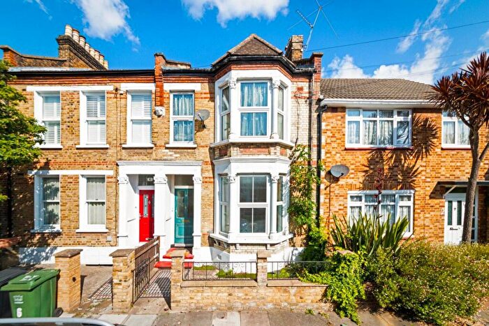 2 Bedroom Apartment For Sale In Revelon Road, Brockley, London, SE4