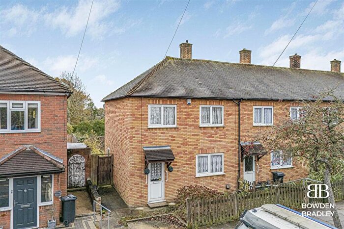 2 Bedroom End Of Terrace House For Sale In Huntsman Road, Hainault, IG6