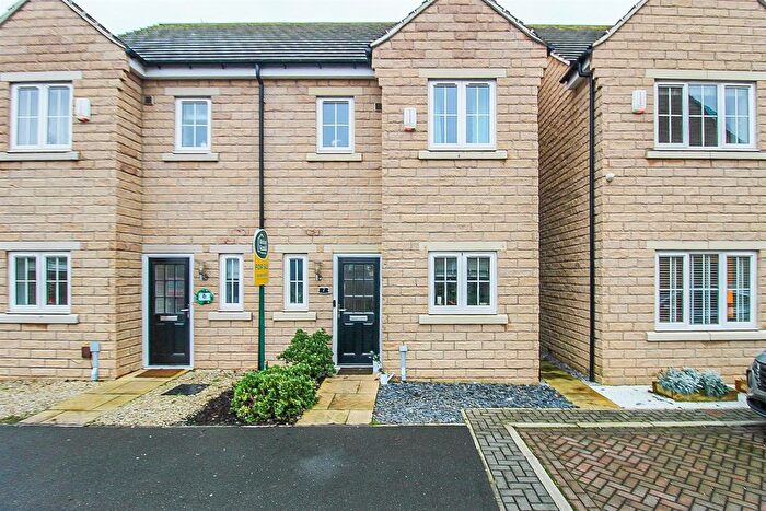 3 Bedroom Semi-Detached House For Sale In Imperial Close, Wakefield, WF2