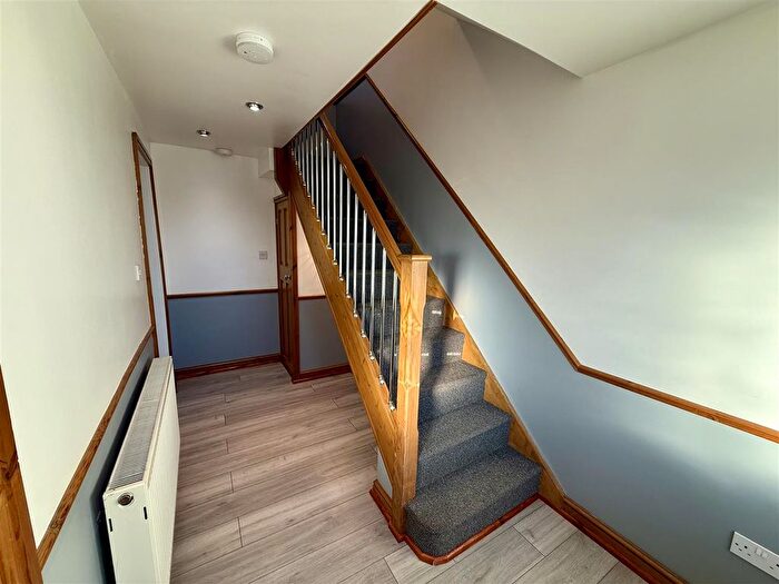 Semi-Detached House To Rent In Orchard Road, Kirkby-In-Ashfield, Nottingham, NG17