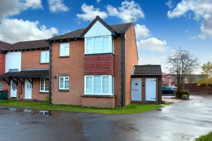 1 Bedroom End Of Terrace House To Rent In Stirling Close, Maidenbower, RH10