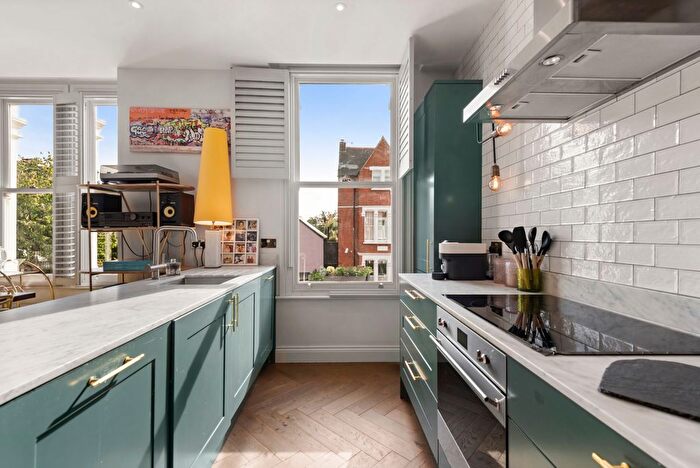 2 Bedroom Flat For Sale In Drakefield Road, SW17