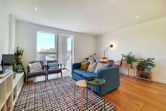 2 Bedroom Flat To Rent In Plender Street, Camden, NW1