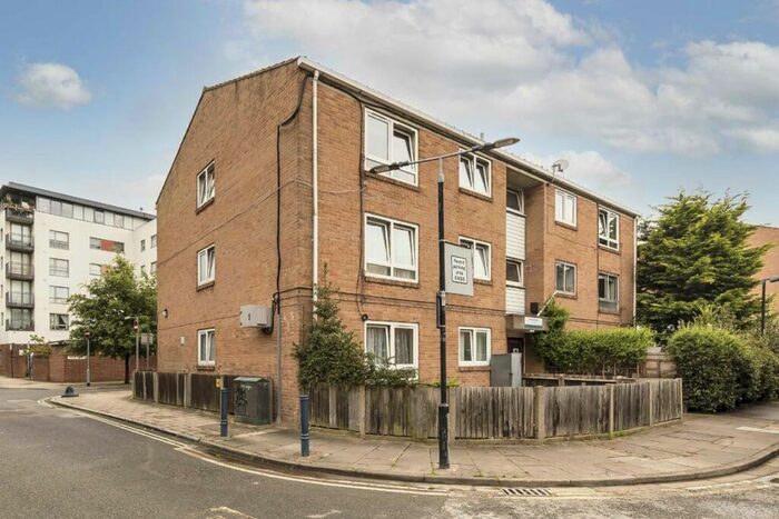 2 Bedroom Flat To Rent In Hillery Close, Elephant & Castle, SE17