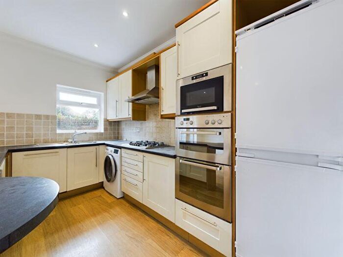 2 Bedroom Flat To Rent In Caterham On The Hill, CR3