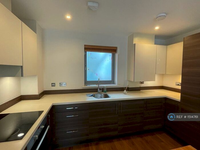 2 Bedroom Flat To Rent In Glenalmond Avenue, Cambridge, CB2