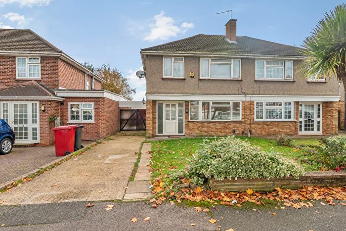 3 Bedroom Semi-Detached House To Rent In Grasmere Ave, Slough, SL2