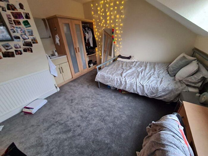 4 Bedroom House To Rent In Claremont Grove, Leeds, LS3
