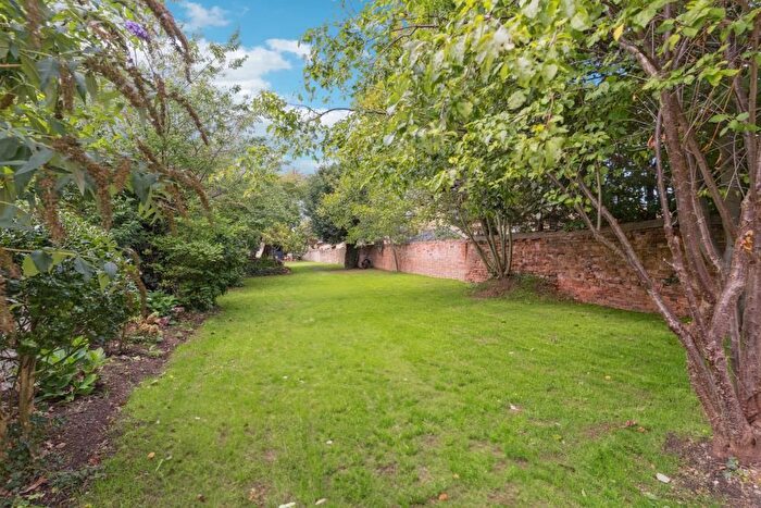 7 Bedroom Property For Sale In High Street, Olney, MK46