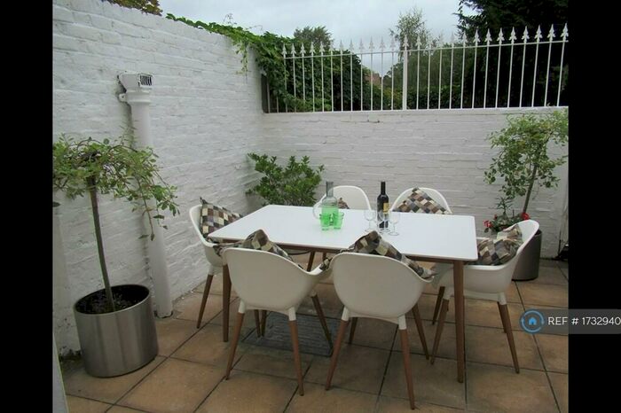 2 Bedroom Flat To Rent In Lollard Street, London, SE11