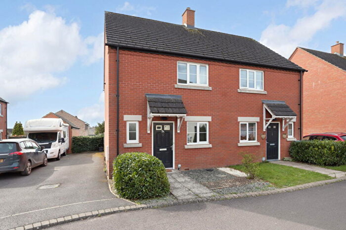 3 Bedroom Semi Detached House For Sale In Dowse Road, Devizes, Wiltshire, SN10