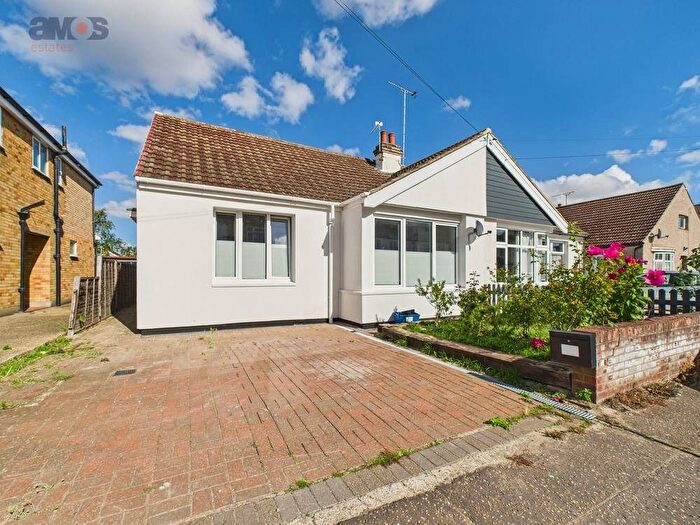 2 Bedroom Semi-Detached Bungalow For Sale In Crossfield Road, Southend-On-Sea, Essex, SS2