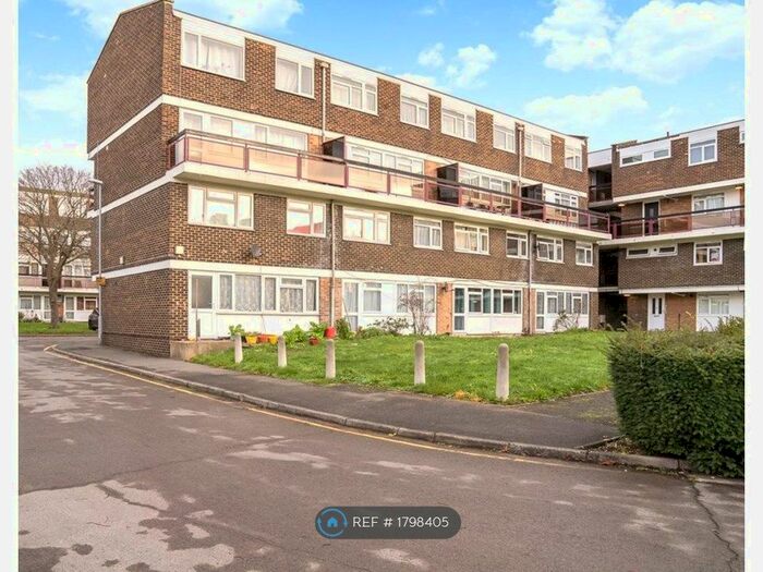 4 Bedroom Maisonette To Rent In Churchdown, Kingston Upon Thames, KT1