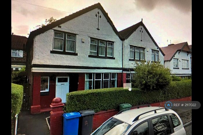 3 Bedroom Semi-Detached House To Rent In Lichfield Drive, Prestwich, Manchester, M25