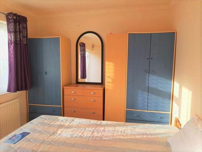 1 Bedroom Flat To Rent In Mayfair Avenue, Cranbrook, Ilford, IG1