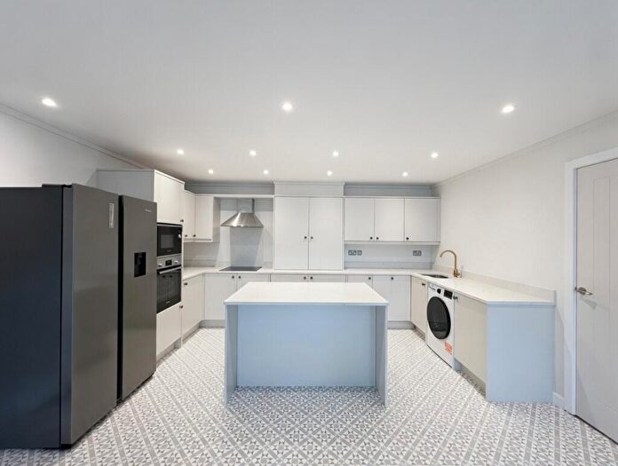 2 Bedroom Detached House To Rent In Hookstone Drive, Harrogate, HG2