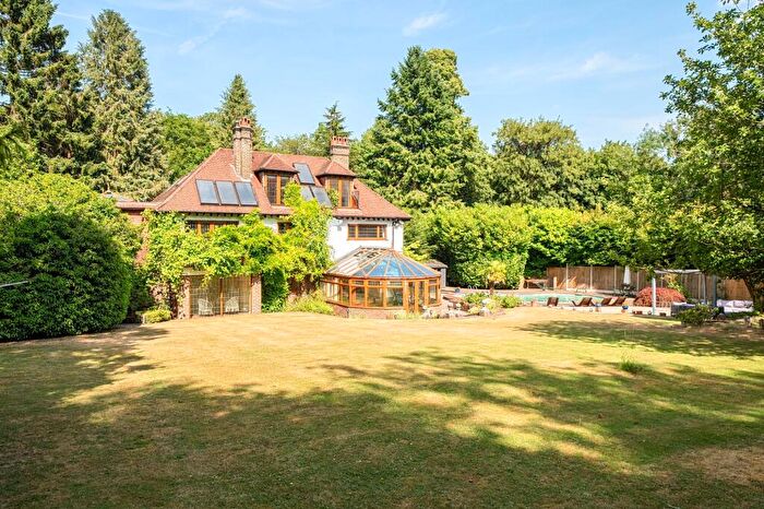 6 Bedroom Detached House For Sale In The Avenue, Whyteleafe, CR3