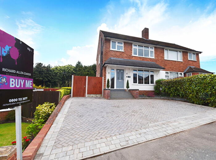 3 Bedroom Semi Detached House For Sale In Kingsley Road, Kingswinford, DY6