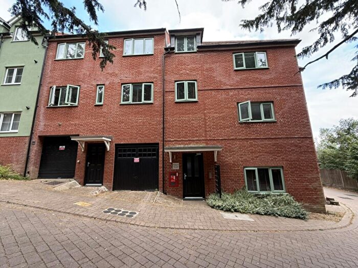 1 Bedroom Apartment To Rent In Summerhouse Hill, Buckingham, Buckinghamshire, MK18
