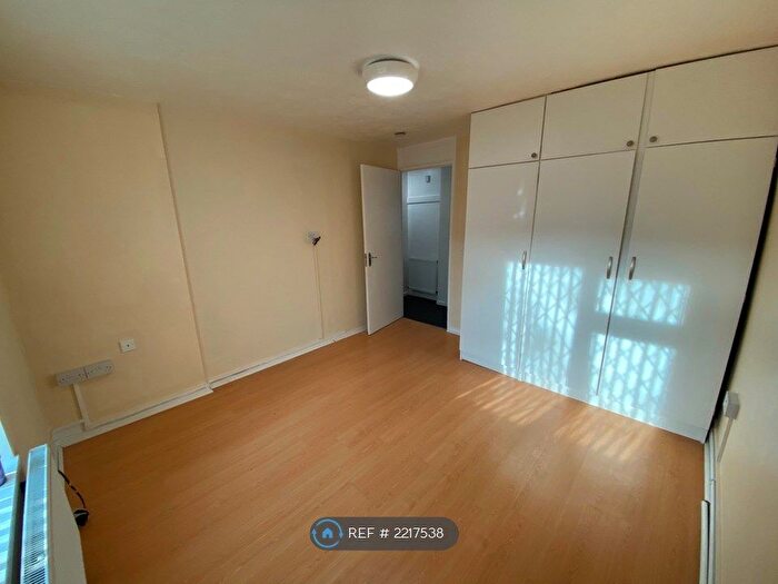 2 Bedroom Maisonette To Rent In Barrow Walk, Birmingham, B5