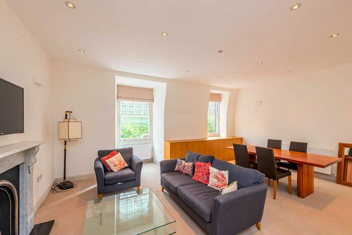 2 Bedroom Flat To Rent In Lower Sloane Street, Chelsea, London, SW1W