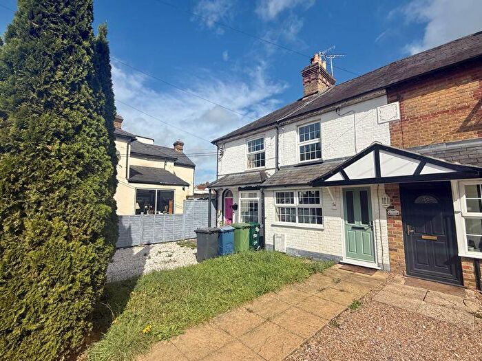 3 Bedroom Cottage To Rent In Wycombe Lane, Wooburn Green, HP10