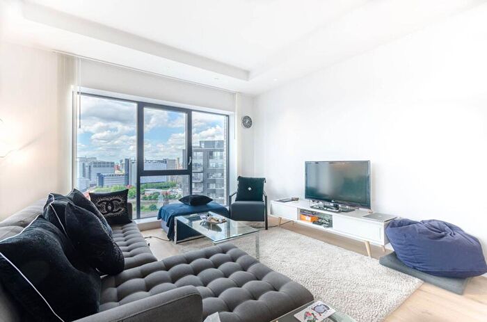 2 Bedroom Flat To Rent In Grantham House, Canary Wharf, London, E14