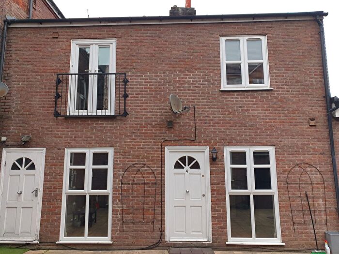 1 Bedroom Flat To Rent In Castle Street, Luton, LU1