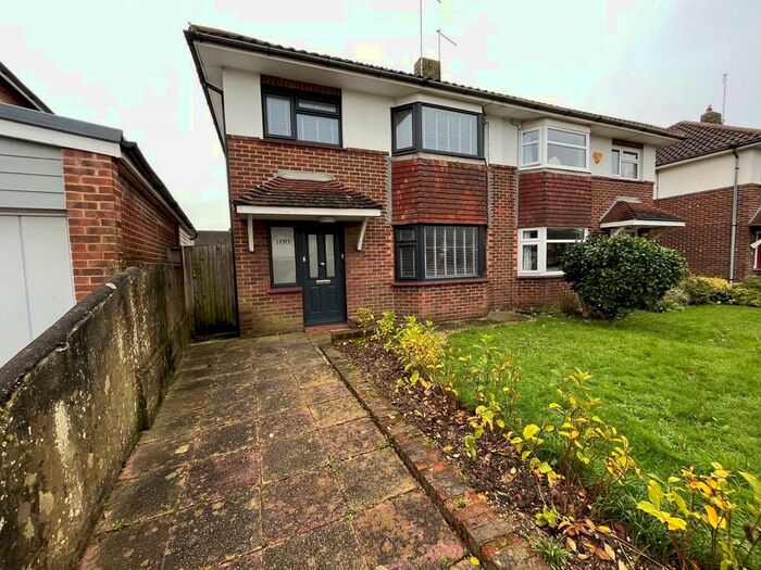 3 Bedroom Semi-Detached House To Rent In East Street, Littlehampton, BN17