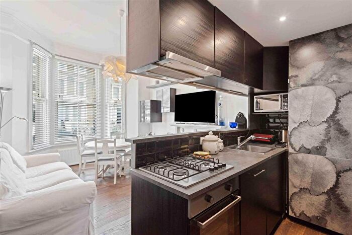 2 Bedroom Flat For Sale In Ongar Road, London, SW6