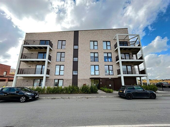 2 Bedroom Flat To Rent In Genome Close, Cambridge, Cambridgeshire, CB3