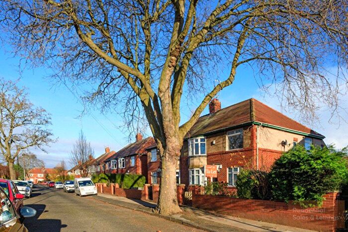 2 Bedroom Apartment To Rent In Linthorpe Road, Gosforth, Newcastle Upon Tyne, NE3