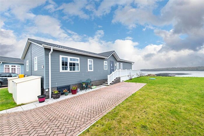 2 Bedroom Bungalow For Sale In Peninsula Crescent, Hoo, Rochester, Kent, ME3