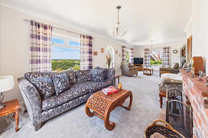 3 Bedroom Bungalow For Sale In Buckenham Road, Strumpshaw, Norwich, NR13