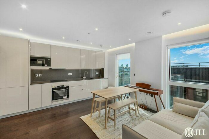 1 Bedroom Apartment To Rent In Lexington Gardens, London, SW11