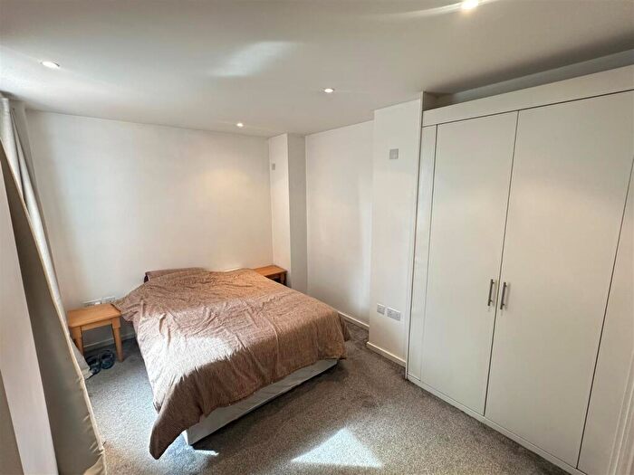2 Bedroom Flat For Sale In Castlegate, Chester Road, M15