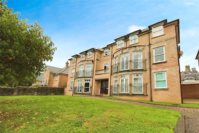 2 Bedroom Flat To Rent In Stanton Court, Melcombe Avenue, Weymouth, Dorset, DT4