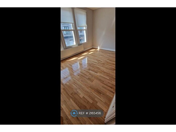 1 Bedroom Flat To Rent In Garratt Lane, London, SW18