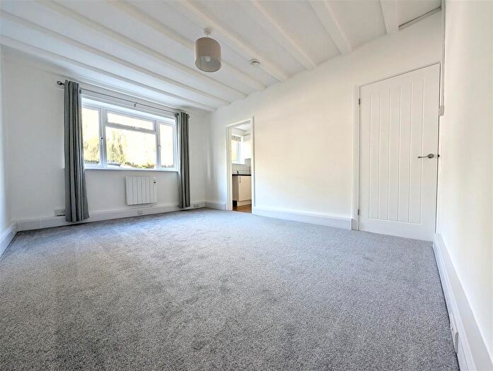 1 Bedroom Flat To Rent In Stitchill Road, Torquay, TQ1