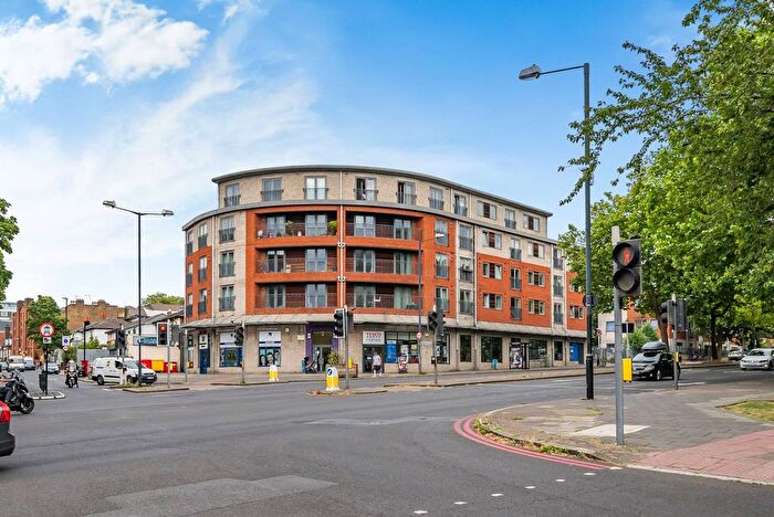 2 Bedroom Flat To Rent In Streatham, Streatham Hill, London, SW2