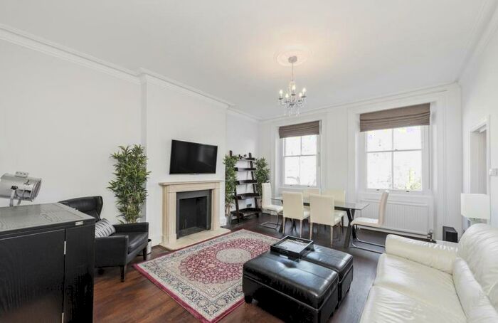 2 Bedroom Apartment To Rent In Park Road, Marylebone, London, NW1