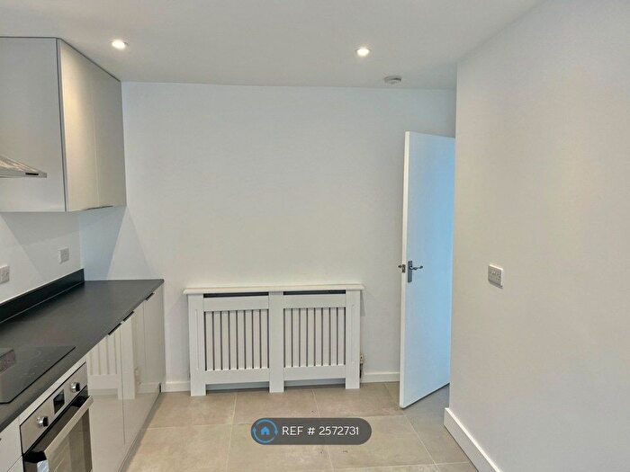 2 Bedroom Bungalow To Rent In Barnfield Road, Orpington, BR5