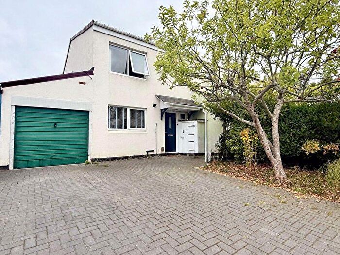 4 Bedroom Semi-Detached House For Sale In Thane Court, Stantonbury, Milton Keynes, MK14