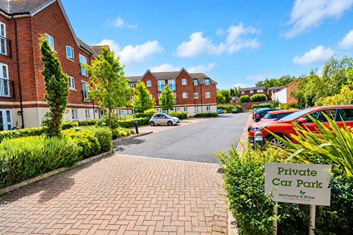 1 Bedroom Flat For Sale In Lowe House, Knebworth, SG3
