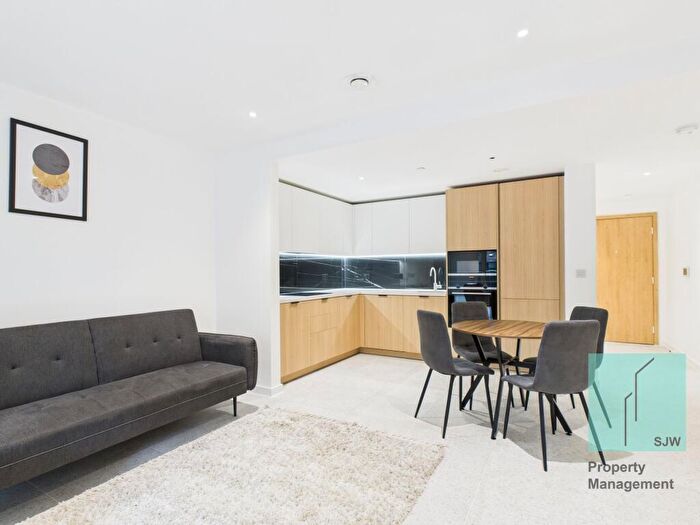 2 Bedroom Apartment To Rent In Cendal Crescent, Bouchon Point, E1