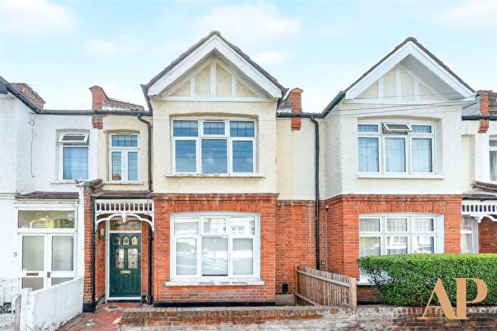 4 Bedroom Link Detached House To Rent In Chertsey Street, London, SW17