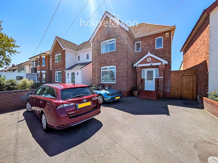 4 Bedroom Detached House For Sale In Wallisdown Road, Poole, BH12